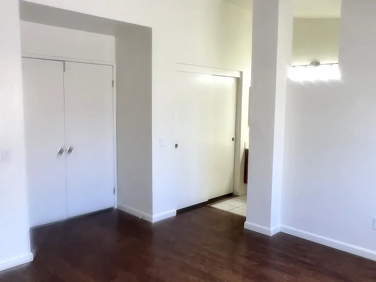 4264 Willowcreek Ct — Photo 10