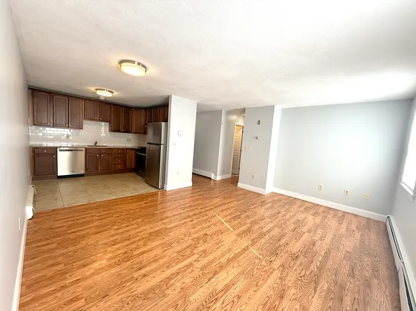 4 Golden Ct, Medford, MA