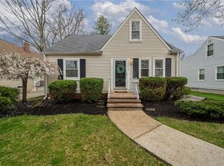 23922 E Oakland Rd, Bay Village, OH 44140