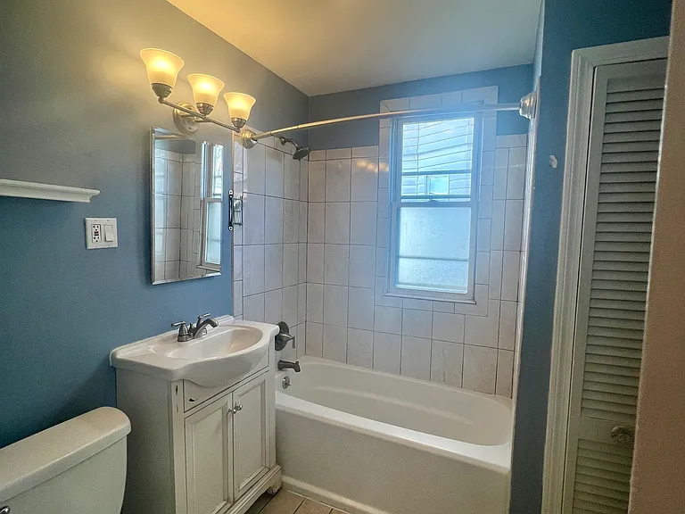 361 Burritt St #1 — Photo 5