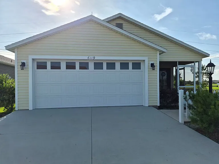 6119 Tompkins St — Photo 1