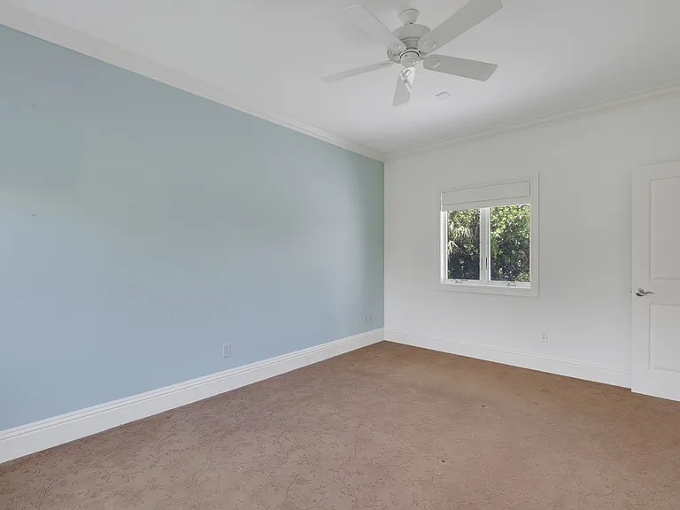 1575 Shorelands Dr E — Photo 25
