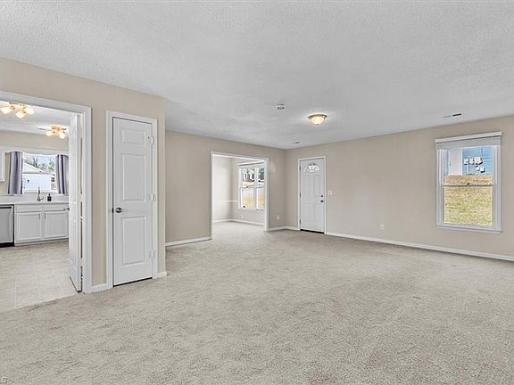 5th image of 2101 Owens St