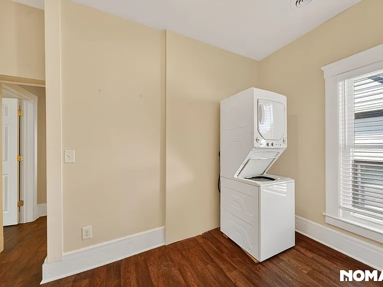 1855 W 58th St #1 — Photo 17