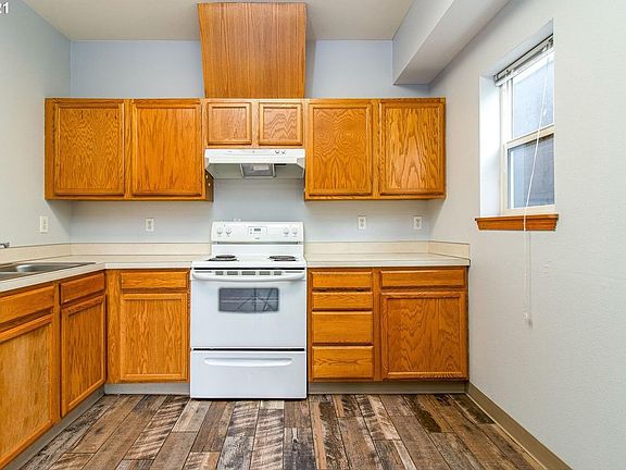 5th image of 2315 N Lombard St APT 003