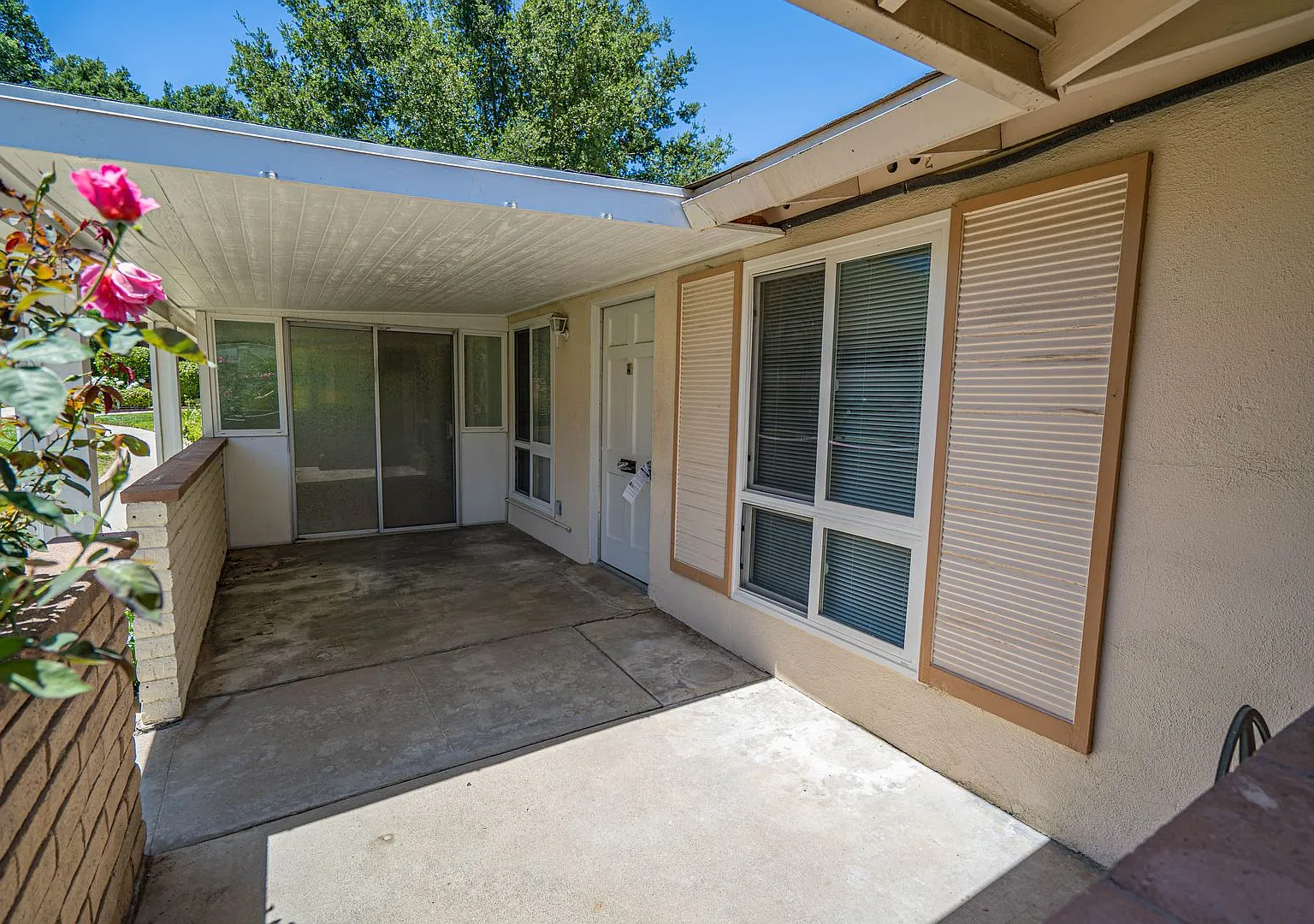 2 Bedroom Home in Friendly Valley in 55+ Community! — Photo 2