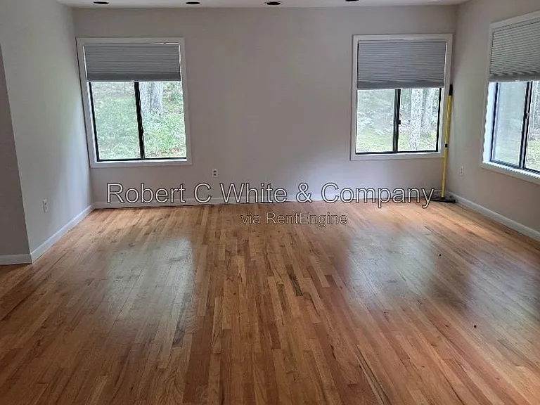 15 Treadwell Ct — Photo 8