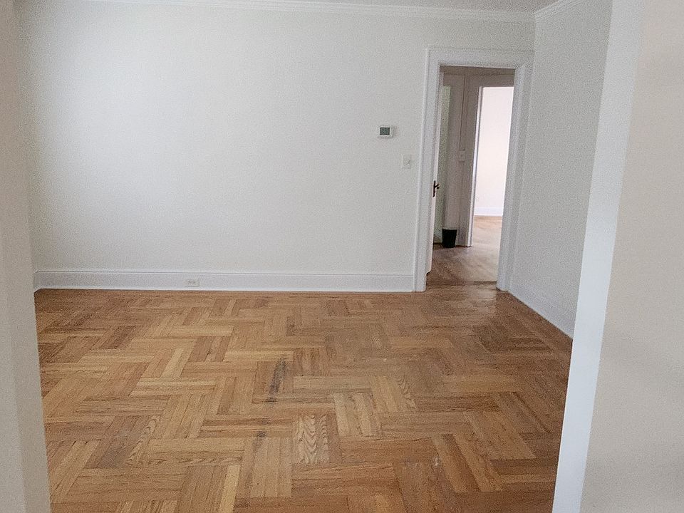 2nd image of 256 Leonia Ave