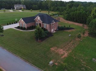 8590 Renee Ct, Whitesburg, GA 30185