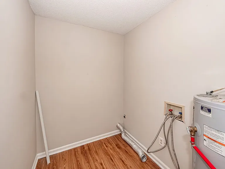 296A Fleming Rd — Photo 27