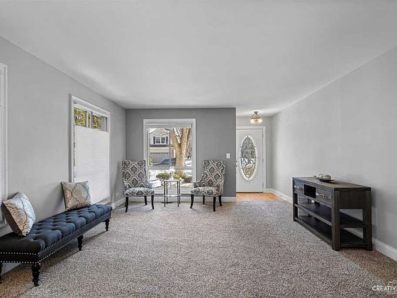 5th image of 72 Newton Ave