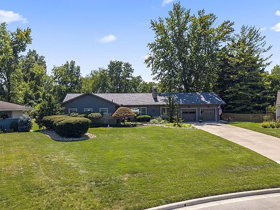 4th image of 305 Woodsview Dr