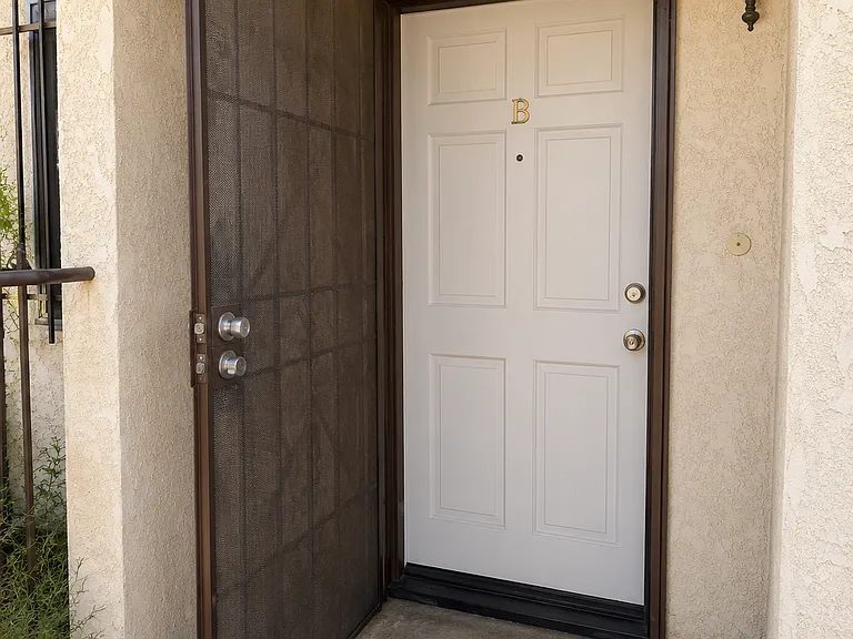 W Ramona Rd — Photo 17
