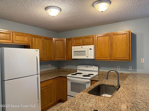 4th image of 1461 Sheafe Ave NE APT 106