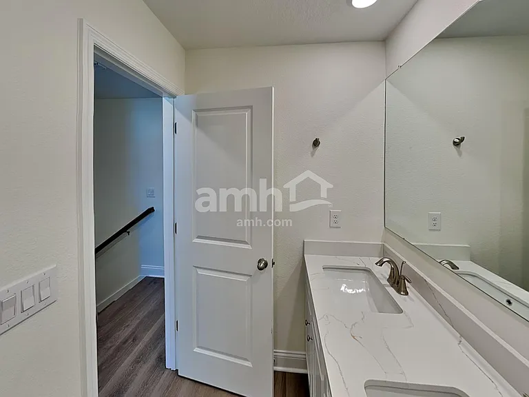 3739 Center Cove Ln — Photo 23