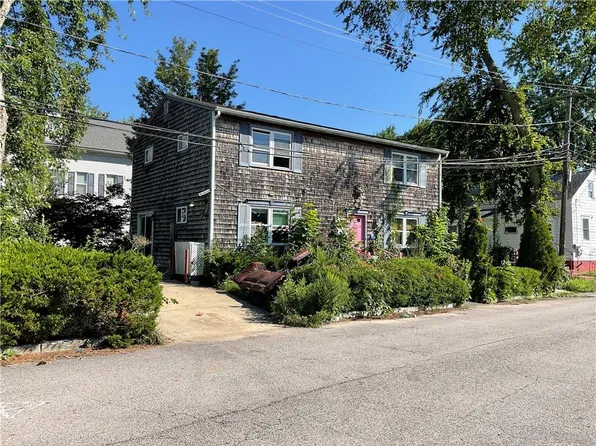 127 Bleachery Ct, Warwick, RI 02886