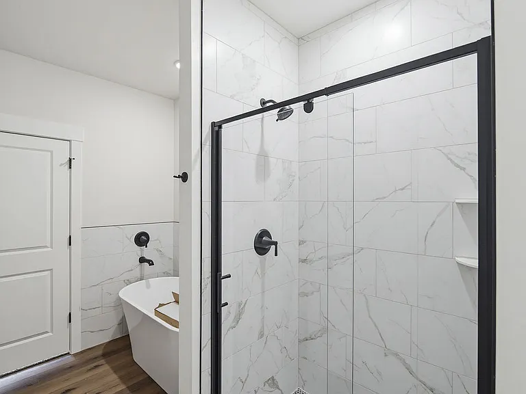 435 E River Ln — Photo 23