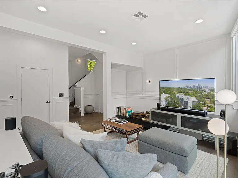 1500 Summit St #5 — Photo 12