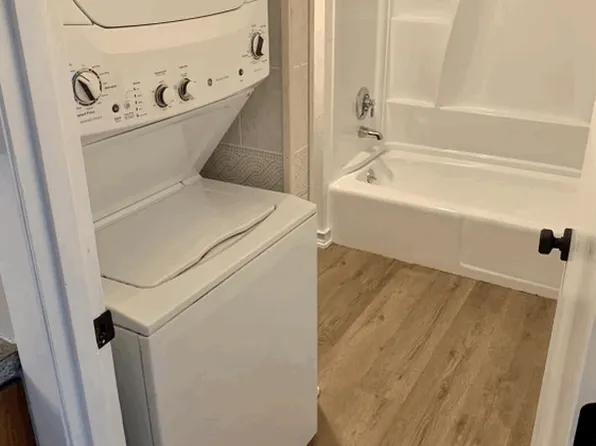 27 Carver Rd APT B, Plymouth, MA 02360