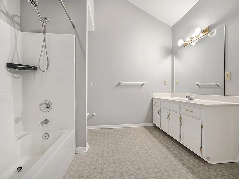 6334 82nd Ct — Photo 8