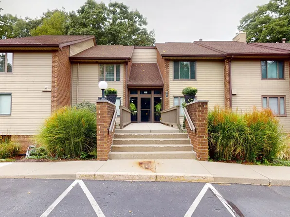 201 Bluffs Cir APT E, Noblesville, IN 46062