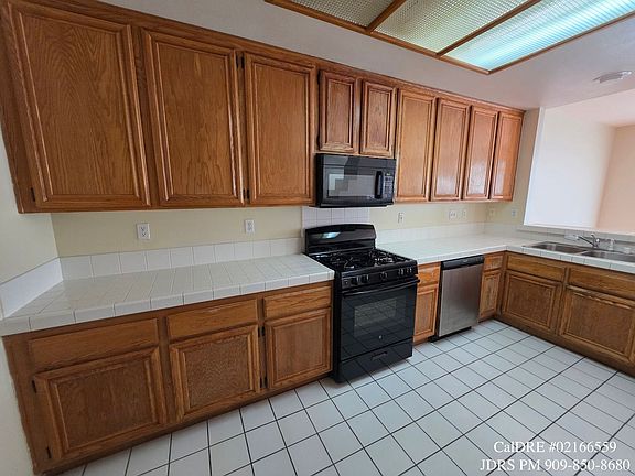 4th image of 968 Turner Ave #89