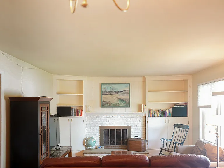 1801 Winsted Blvd — Photo 4