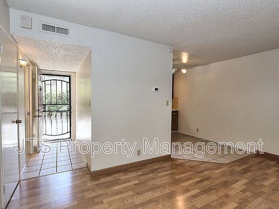 4th image of 2722 26th St APT 2