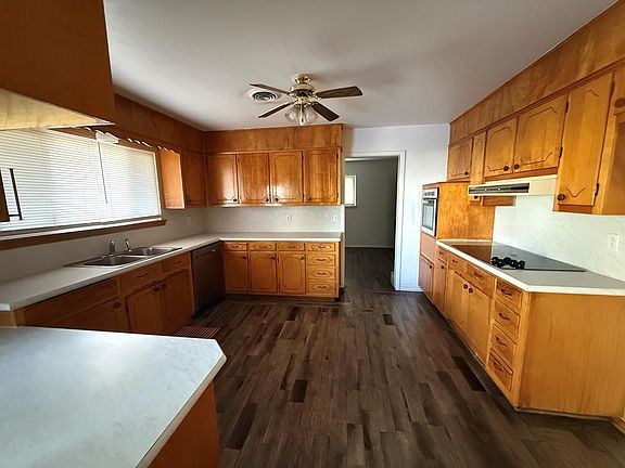 4th image of 3824 Blossom Ln
