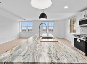 525 W Lafayette Blvd