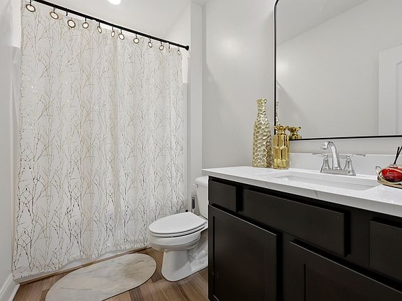 4th image of 592 Windflower Way