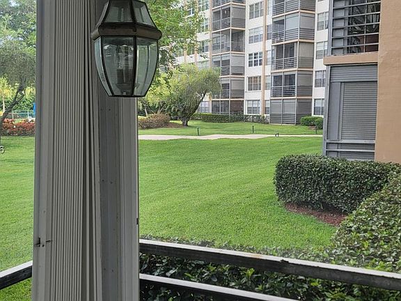 3rd image of 1300 Saint Charles Pl APT L19