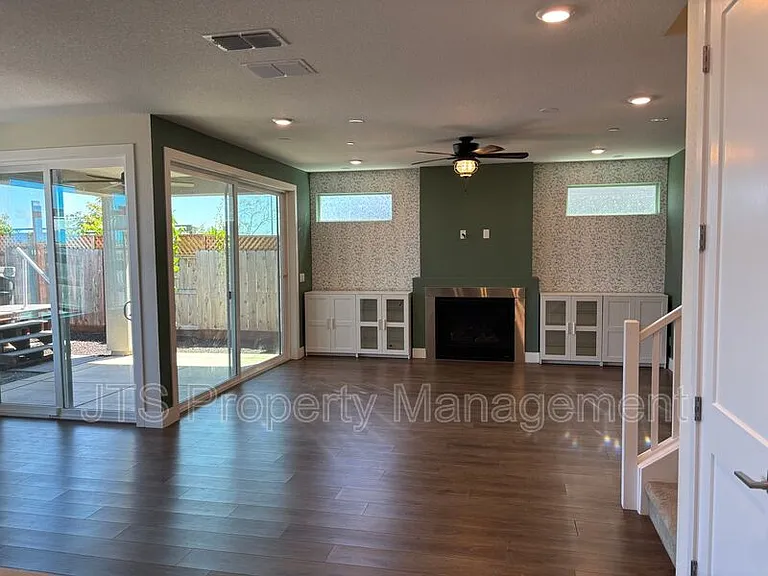 12086 Mircado Way — Photo 3