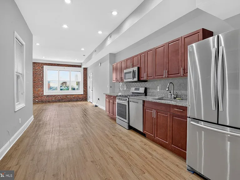 1209 E Susquehanna Ave #1 — Photo 6