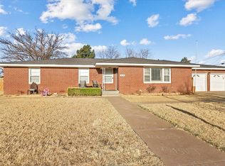 1601 Smythe St, Plainview, TX 79072
