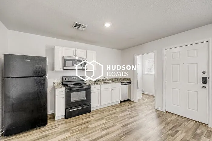 1803 Fillmore St #A — Photo 6