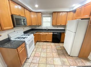 3 8th St APT 3, Cambridge, MA 02141