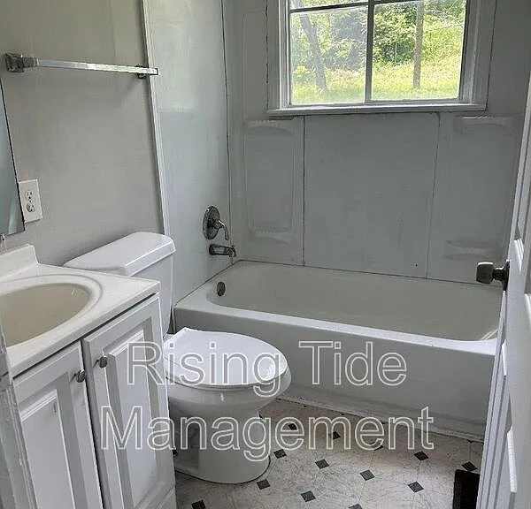 3905 39th Ct N — Photo 9