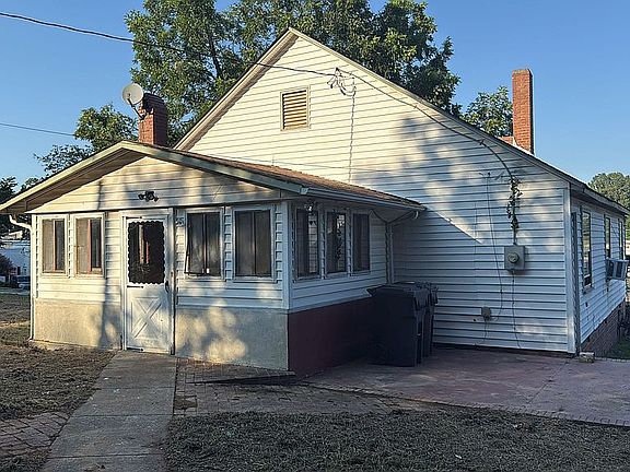 3rd image of 635 N Churton St