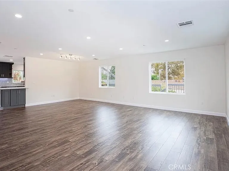 242 W Linden Ave #201 — Photo 3