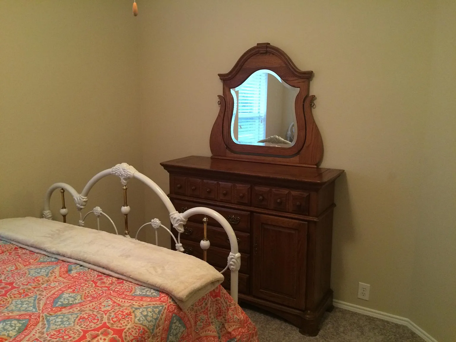 4 bed, 2013 sqft, $2,800 — Photo 2
