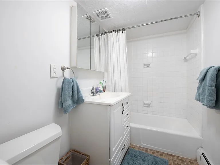269 Harvard St #19 — Photo 9