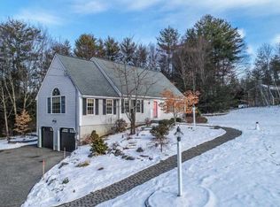 1 Cedar Dr, Chester, NH 03036