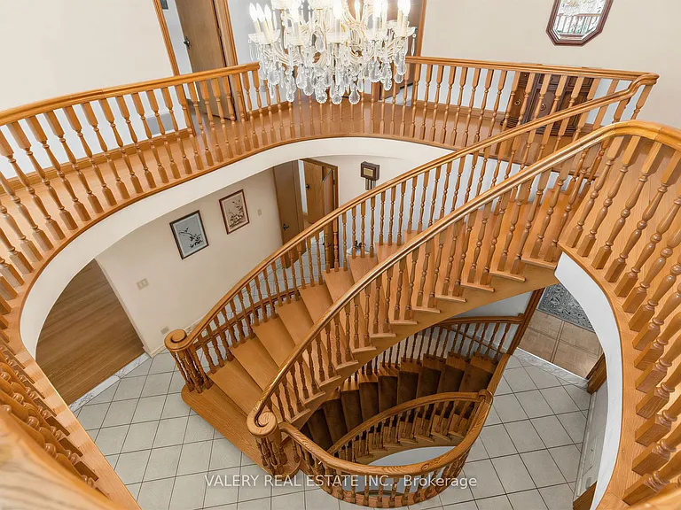 370 Maple Leaf Dr — Photo 20