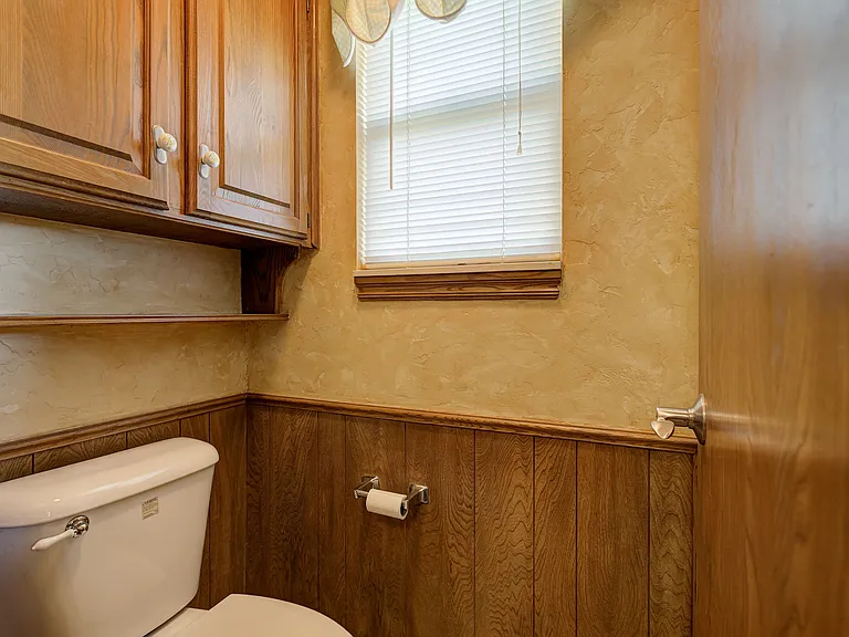 3rd toilet room