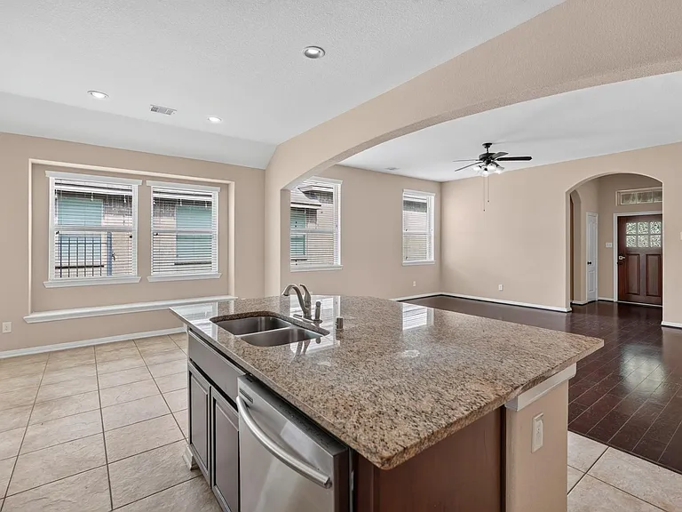 15 Butternut Grove Pl — Photo 12