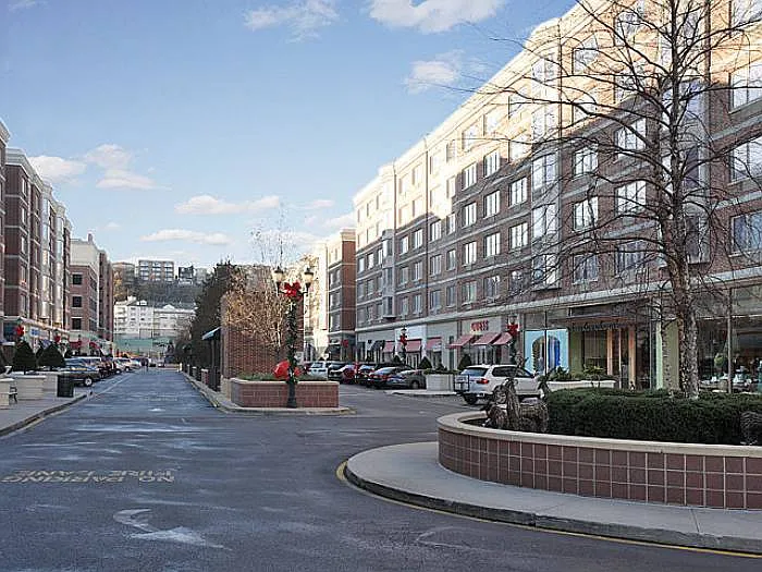 6107 City Pl photo 1