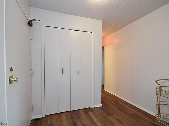 5th image of 18501 Hilliard Blvd APT 106