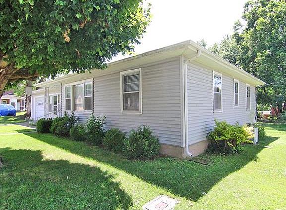 3rd image of 203 S Benton St