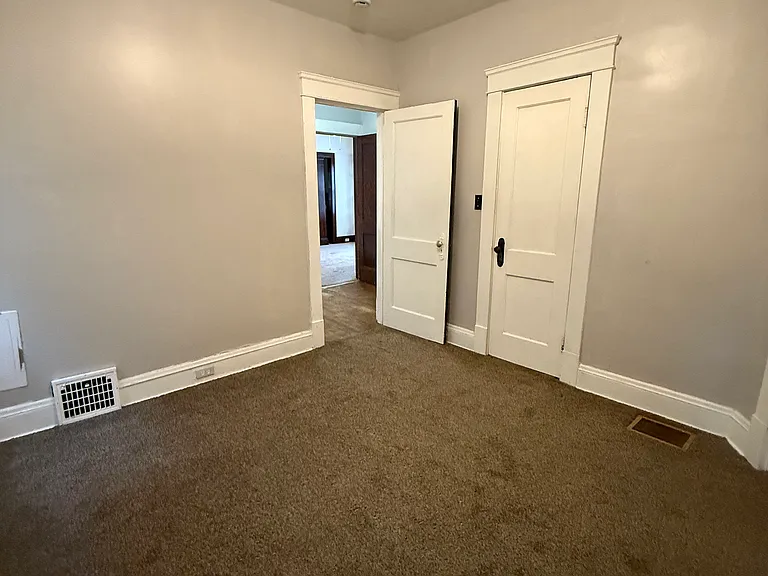1890 Mannering Rd #1 — Photo 5